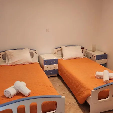 Apartment Nora In Almyrida