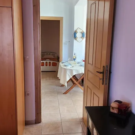 Apartment Nora In Almyrida
